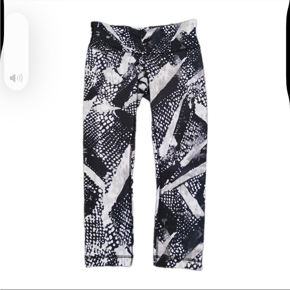 Lululemon Wunder Under Crop III *Full-On LuonStatic Mist White Black Rare Size 6 - Picture 2 of 8